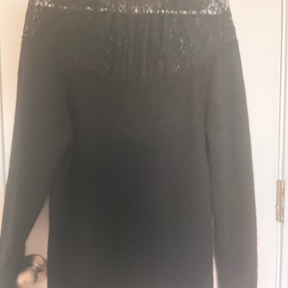 Express Lightweight Stretchy Crewneck sweater - Picture 8 of 8